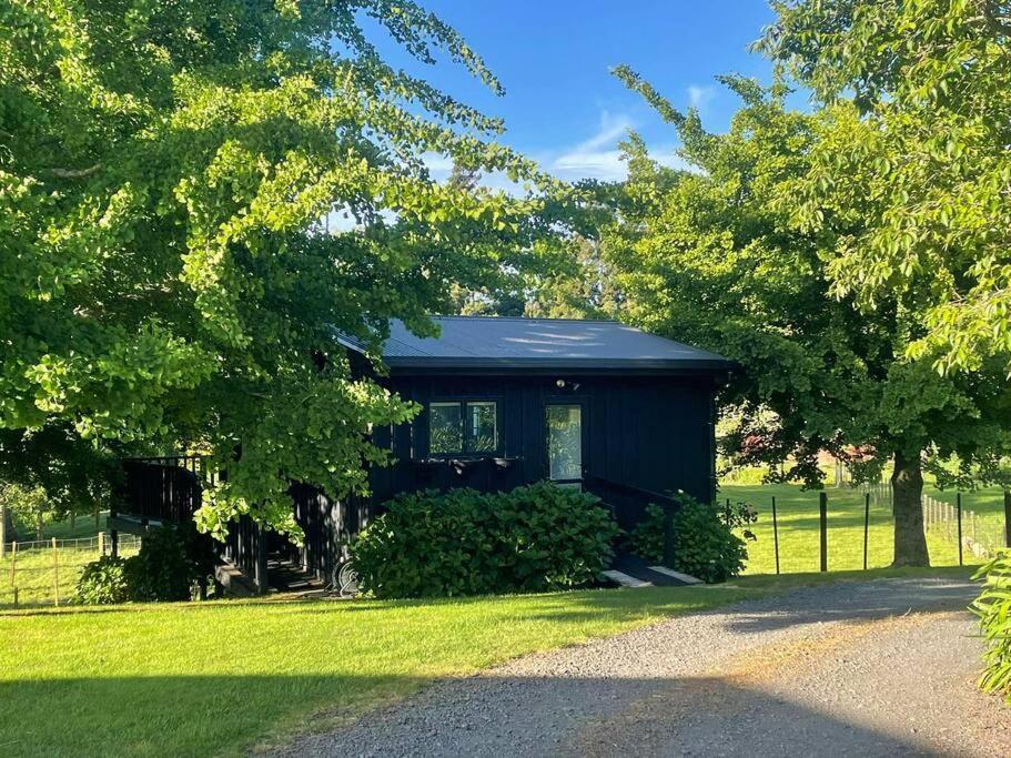 Pukekohe Location! Romantic Country Cottage Exterior photo